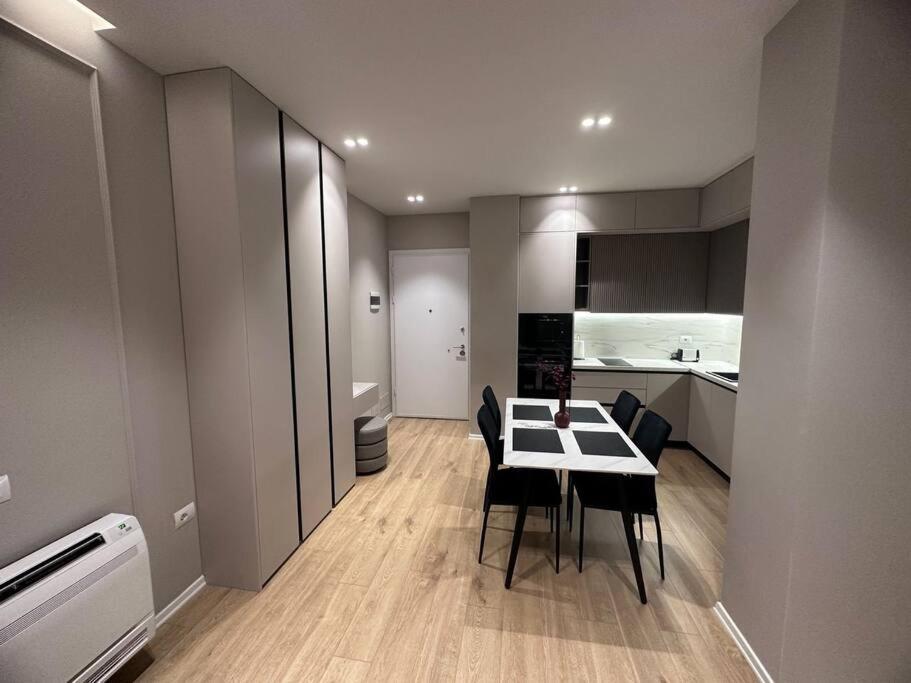 Elvi Apartment *